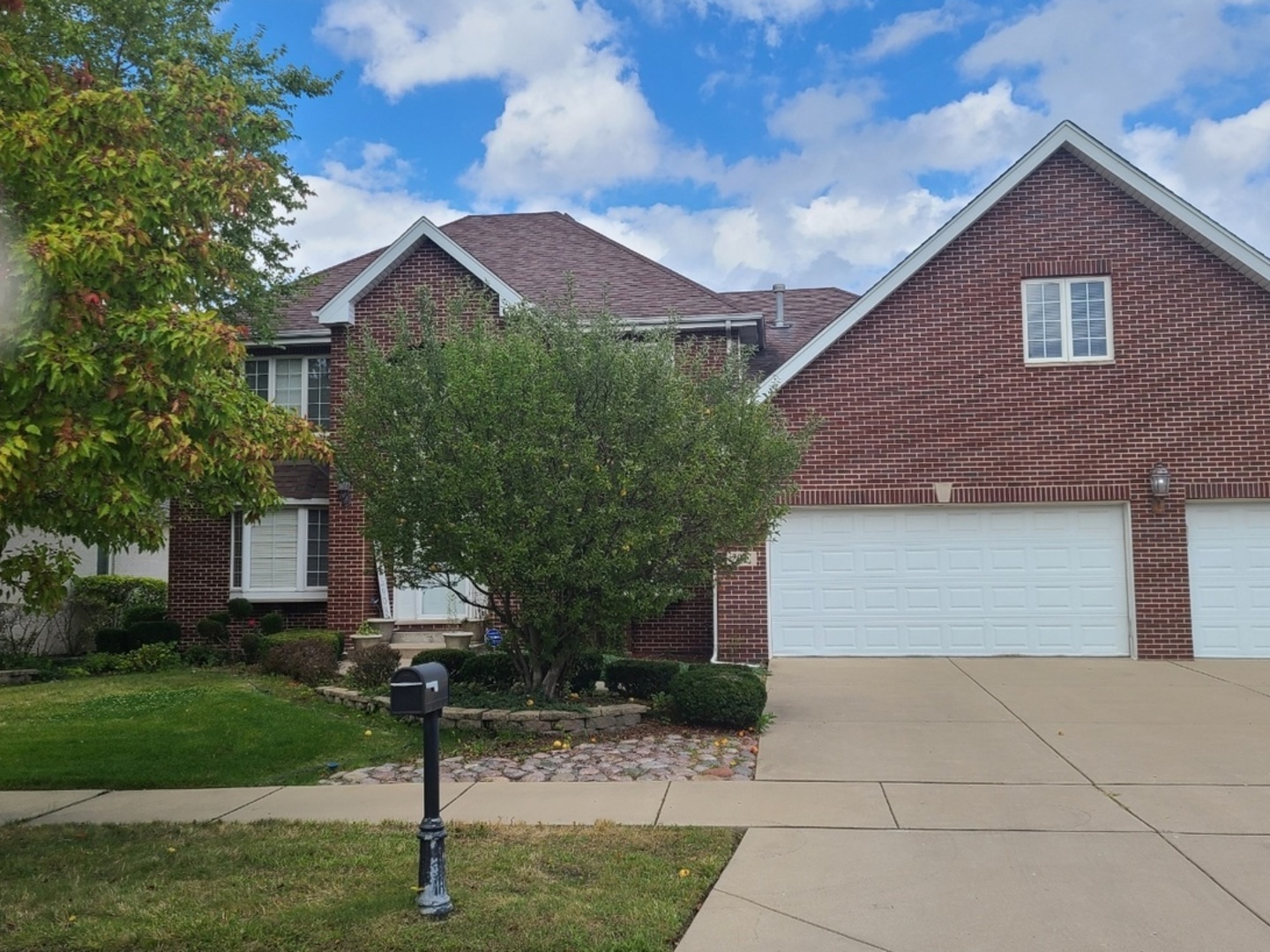 20 E Grandview Drive, South Holland, IL 60473