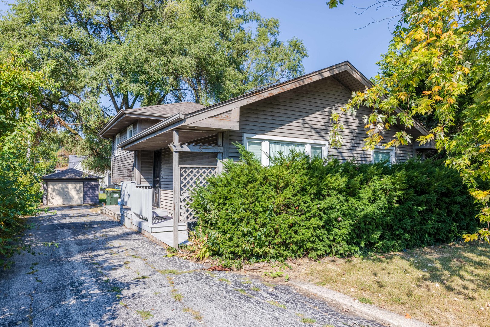 3922 N Cass Avenue, Westmont, IL 60559