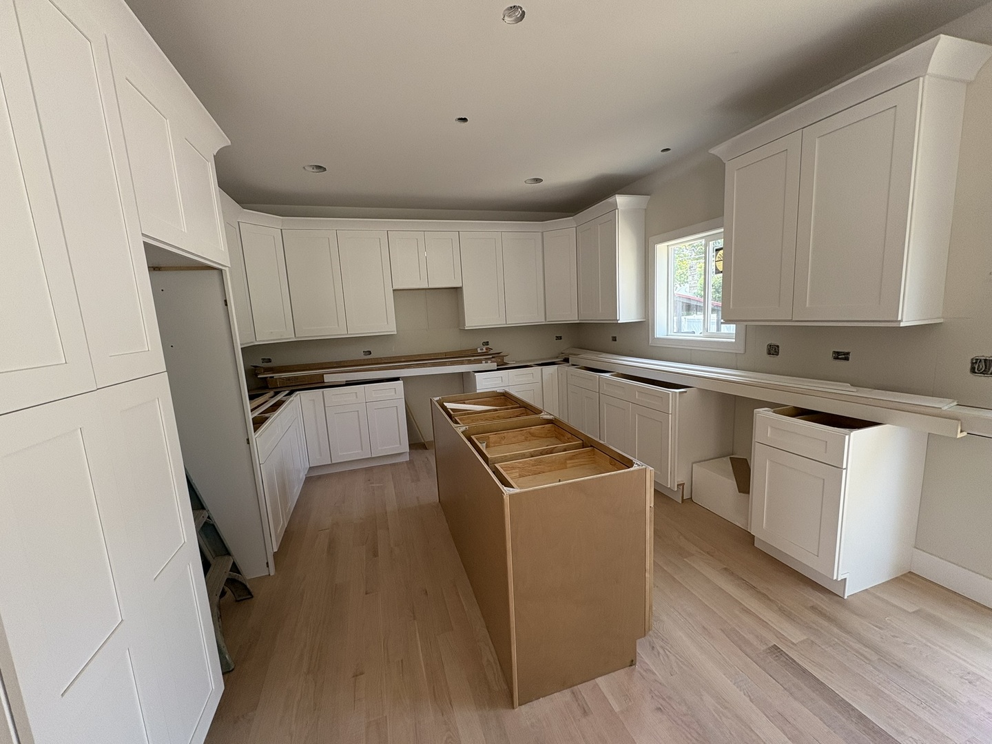 25W275 Doris Avenue, Carol Stream, IL 60188