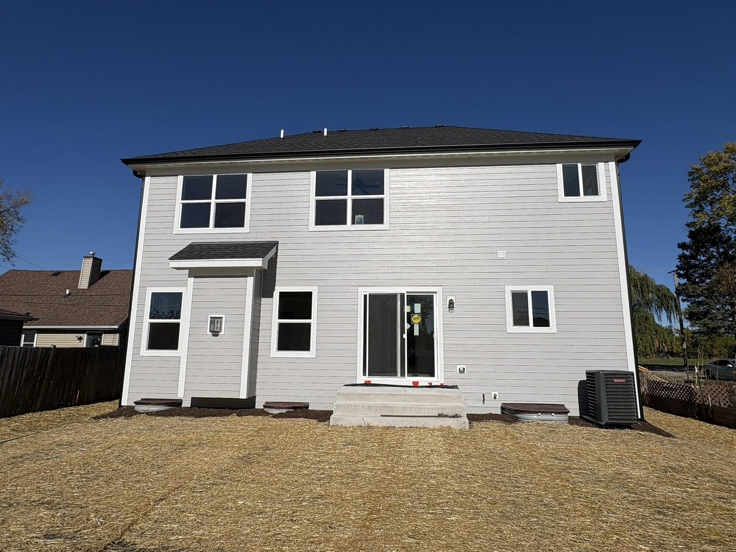 25W275 Doris Avenue, Carol Stream, IL 60188