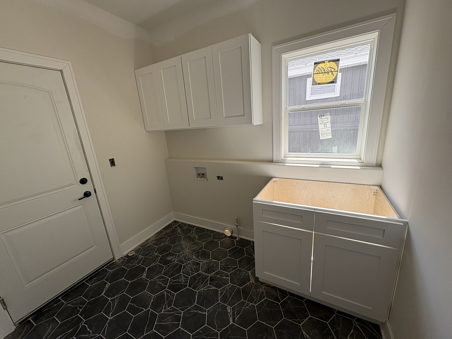 25W275 Doris Avenue, Carol Stream, IL 60188