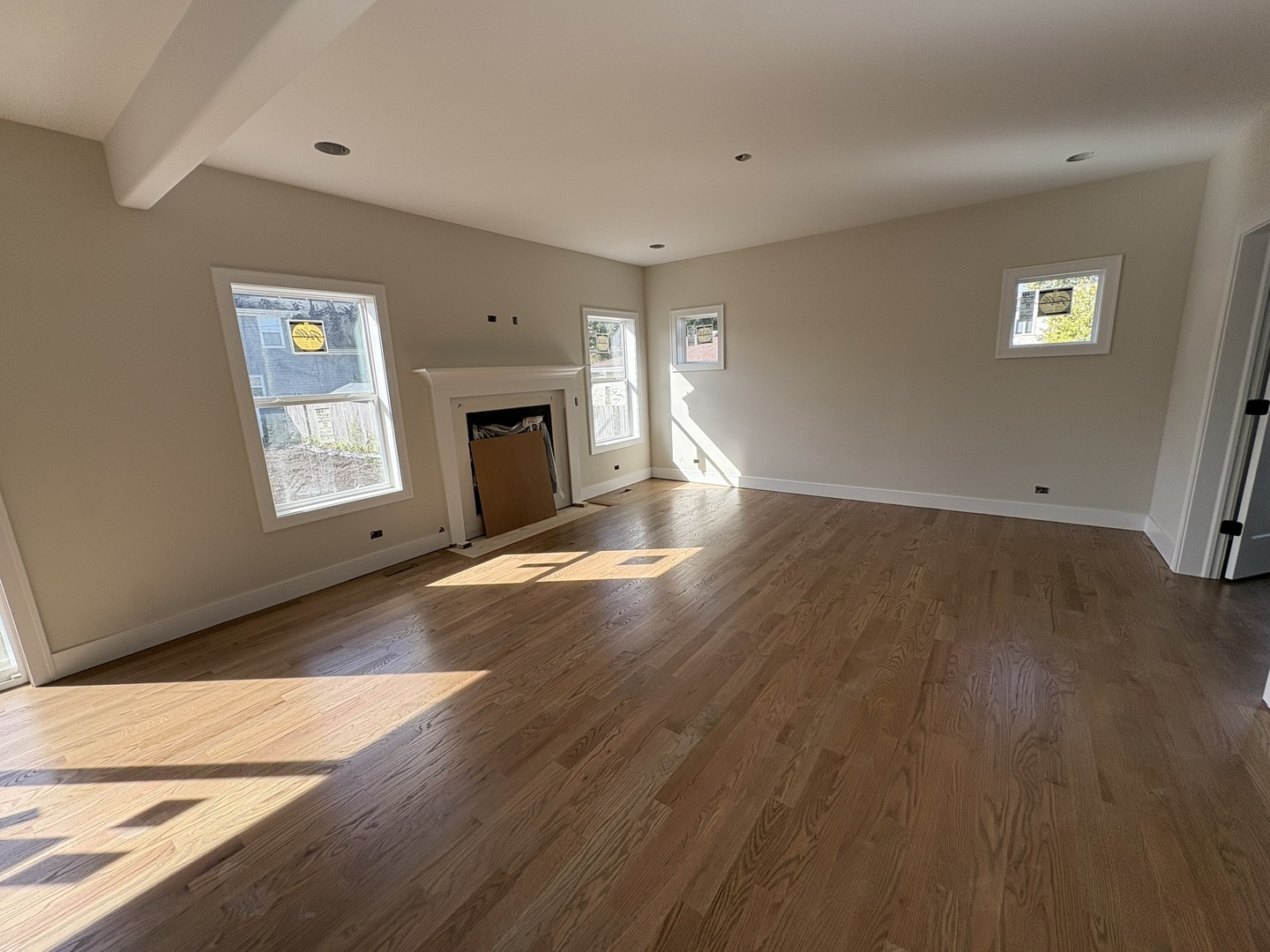 25W275 Doris Avenue, Carol Stream, IL 60188