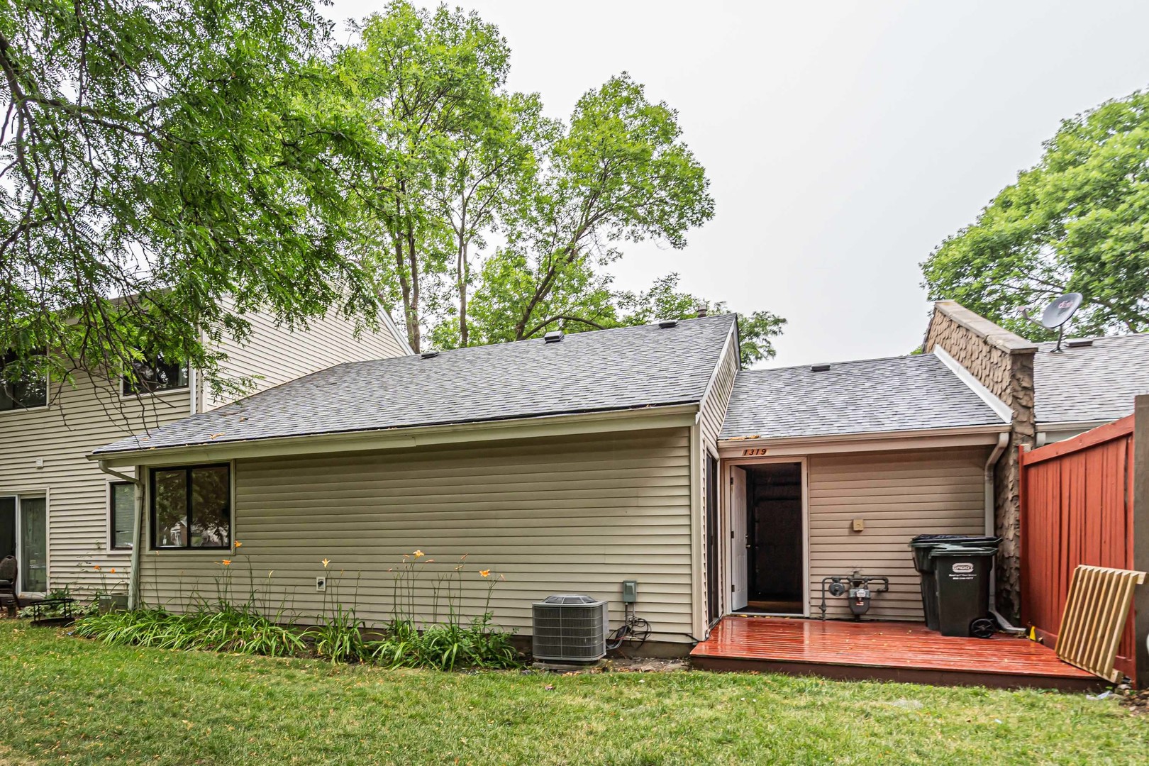 1319 N Cascade Lane #1319, Palatine, IL 60074