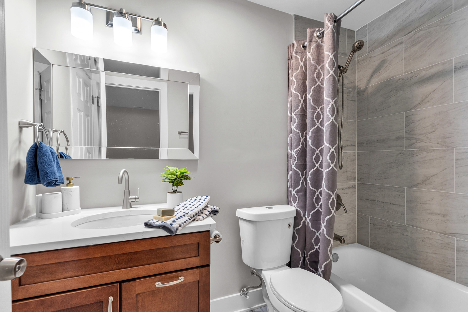 1319 N Cascade Lane #1319, Palatine, IL 60074