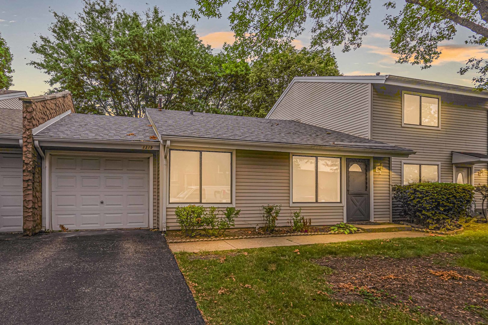 1319 N Cascade Lane #1319, Palatine, IL 60074