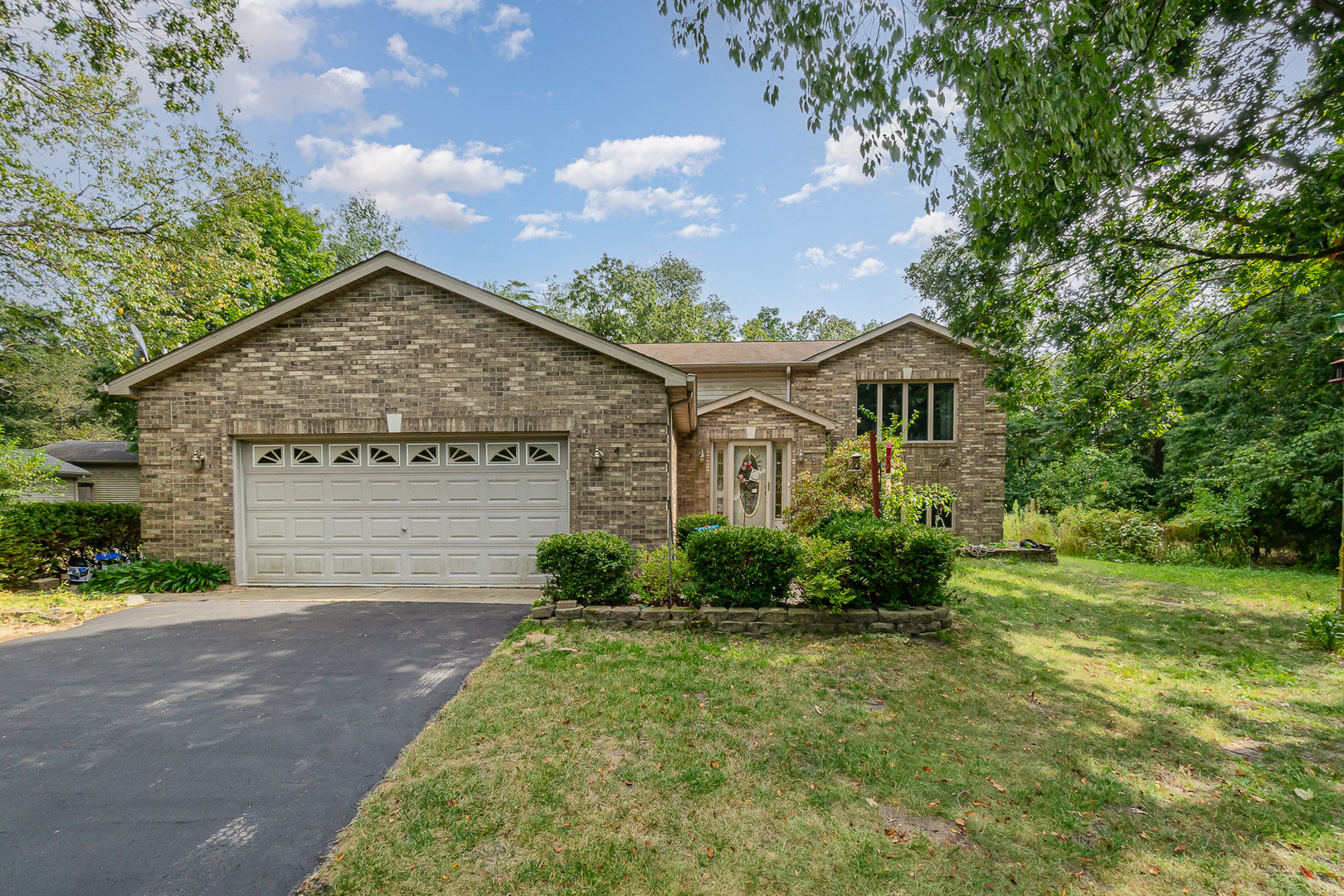 5305 E Chamberlain Court, Demotte, IN 46310