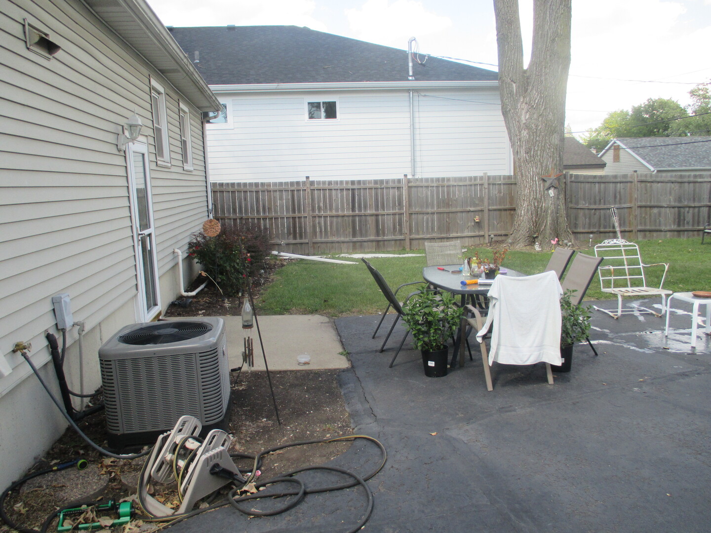 439 N Iowa Avenue, Villa Park, IL 60181