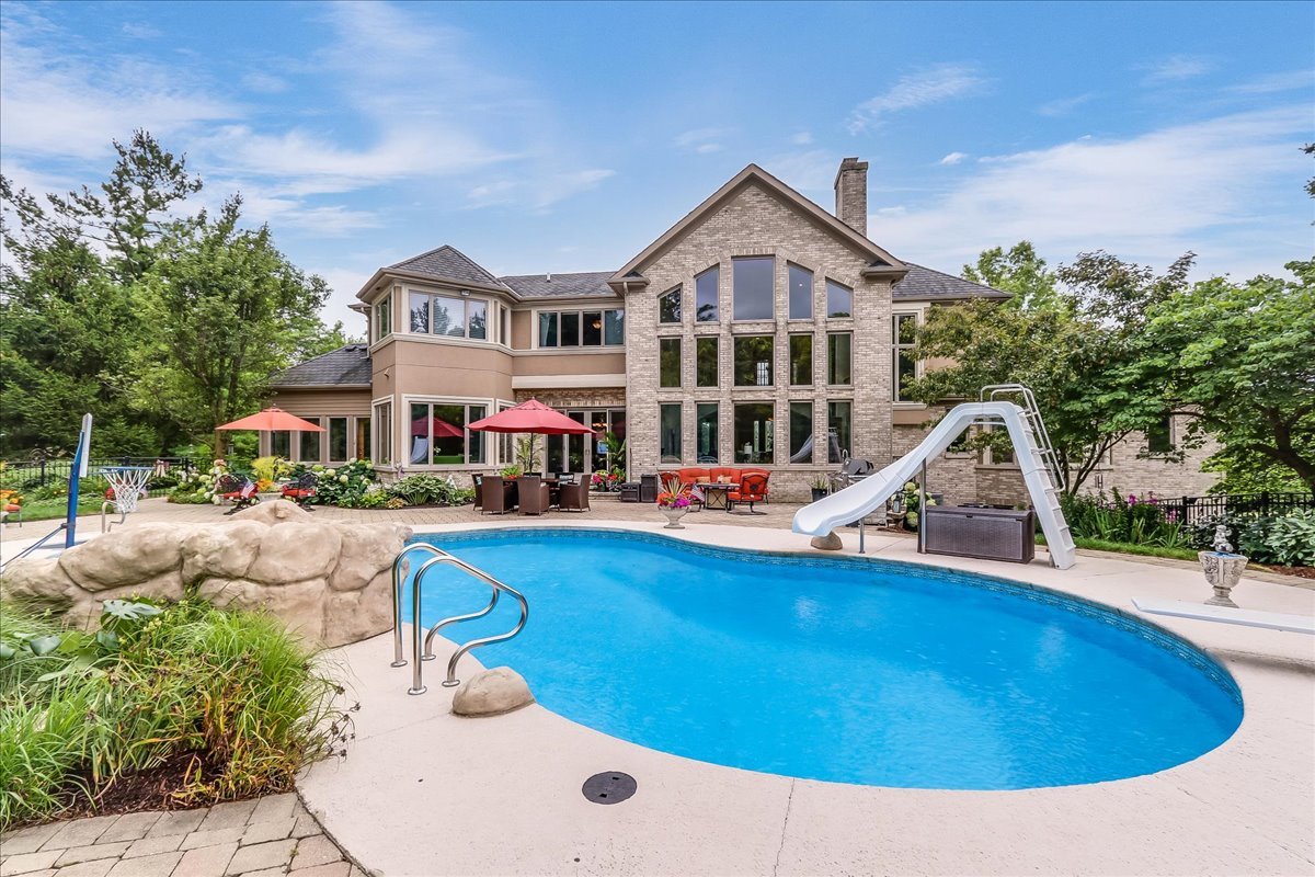 7N235 Windsor Drive, St. Charles, IL 60175