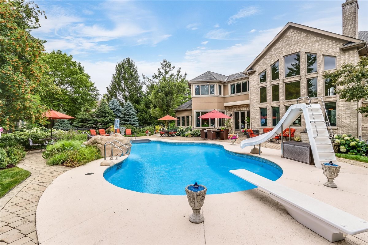 7N235 Windsor Drive, St. Charles, IL 60175