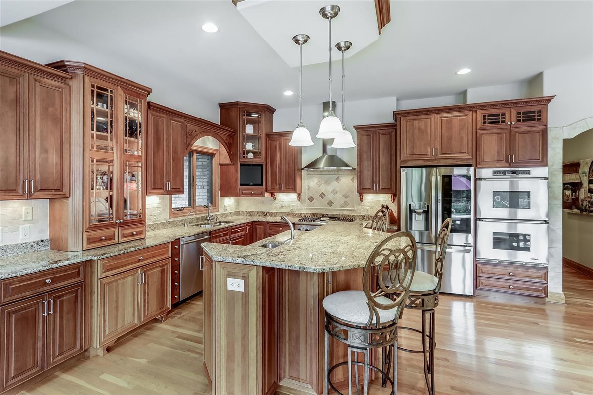 7N235 Windsor Drive, St. Charles, IL 60175