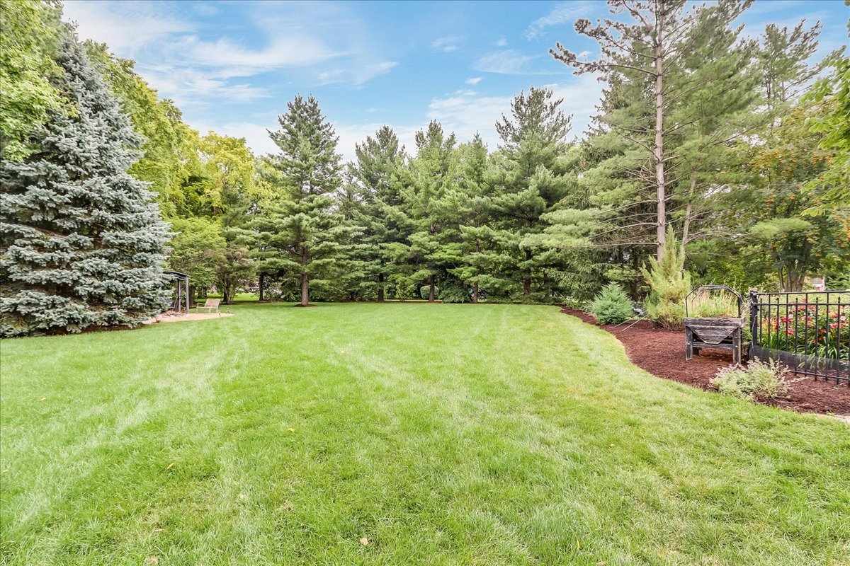 7N235 Windsor Drive, St. Charles, IL 60175