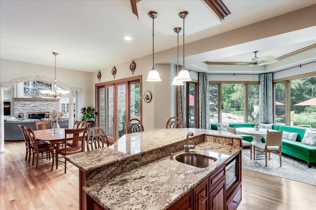 7N235 Windsor Drive, St. Charles, IL 60175