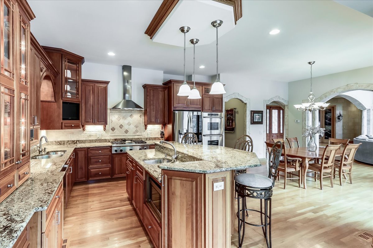 7N235 Windsor Drive, St. Charles, IL 60175