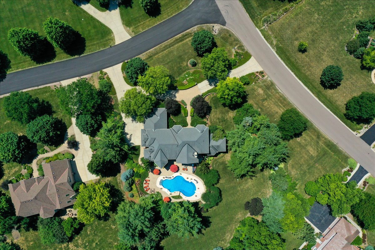 7N235 Windsor Drive, St. Charles, IL 60175