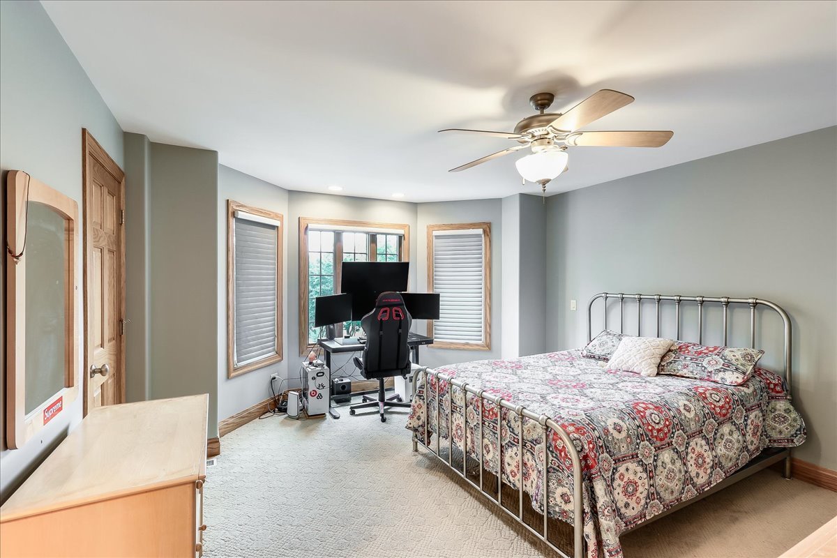 7N235 Windsor Drive, St. Charles, IL 60175