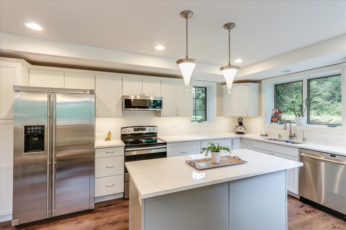 7N235 Windsor Drive, St. Charles, IL 60175