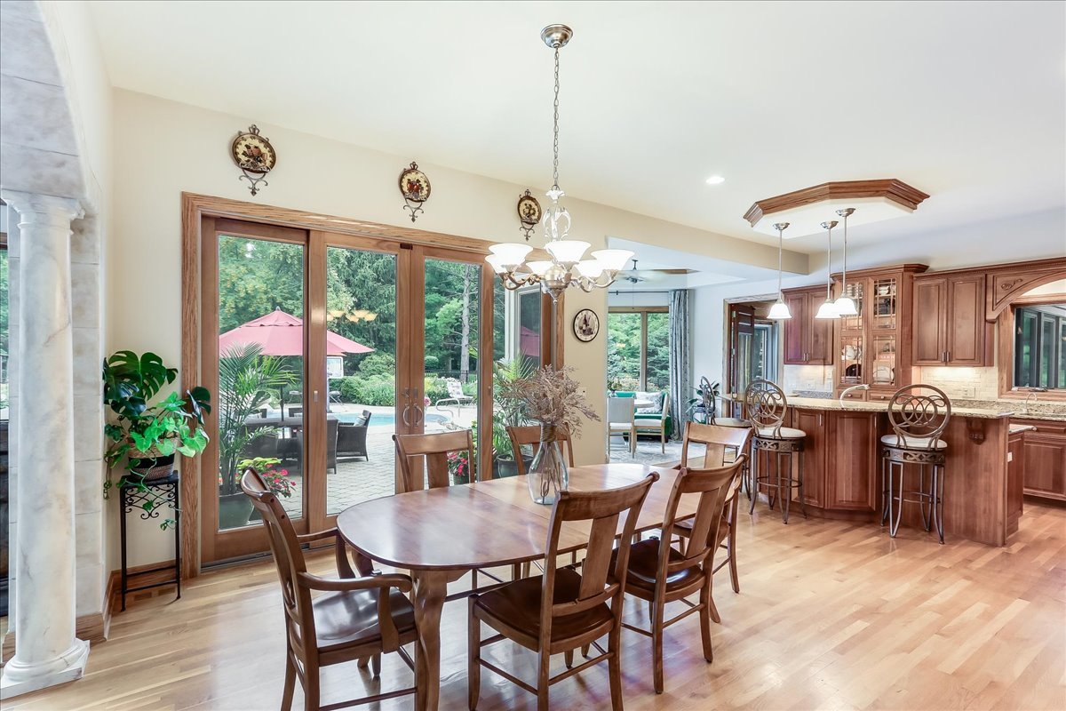 7N235 Windsor Drive, St. Charles, IL 60175