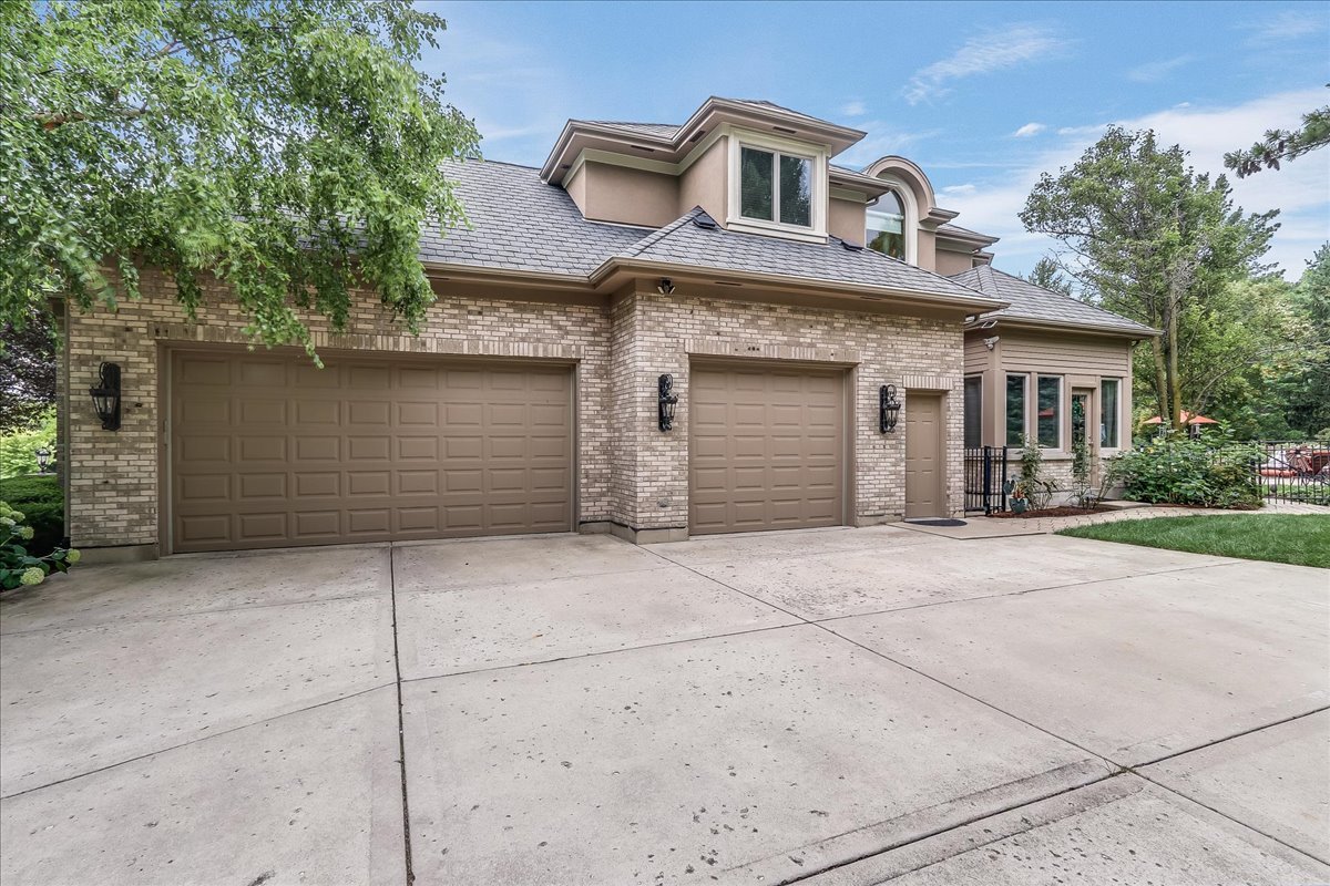 7N235 Windsor Drive, St. Charles, IL 60175