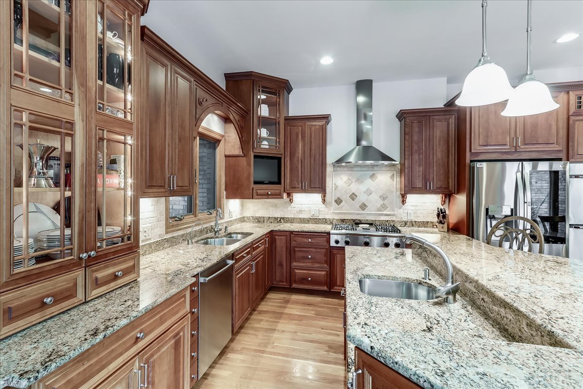 7N235 Windsor Drive, St. Charles, IL 60175
