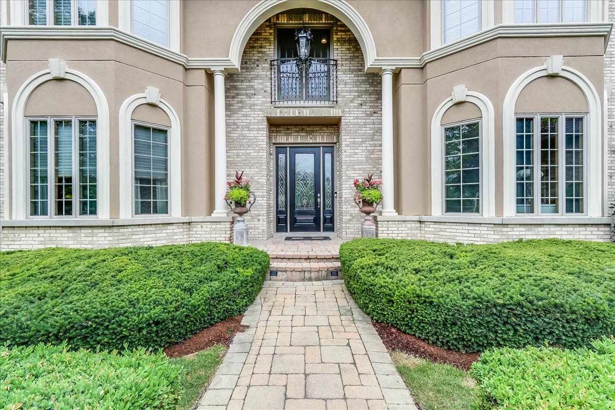 7N235 Windsor Drive, St. Charles, IL 60175