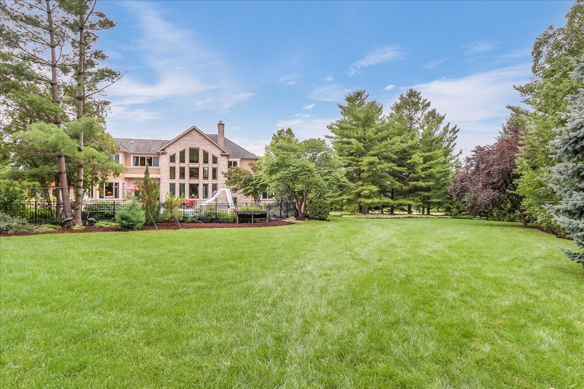7N235 Windsor Drive, St. Charles, IL 60175