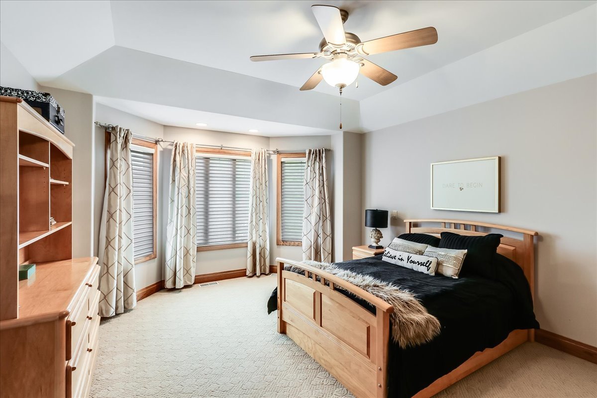 7N235 Windsor Drive, St. Charles, IL 60175
