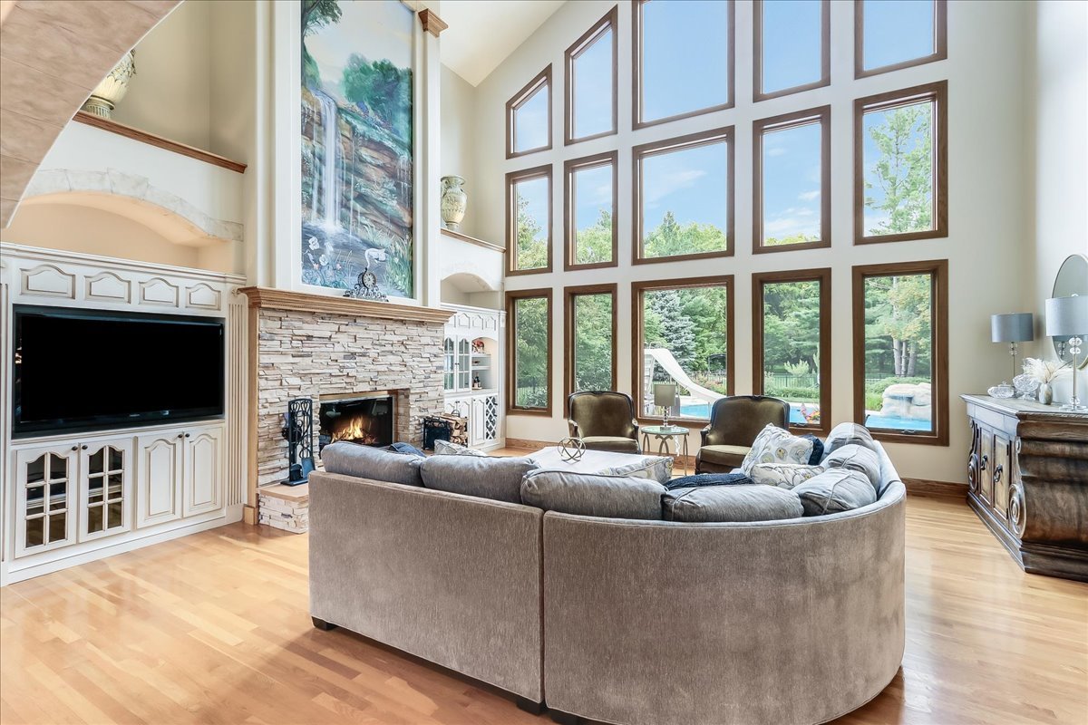 7N235 Windsor Drive, St. Charles, IL 60175