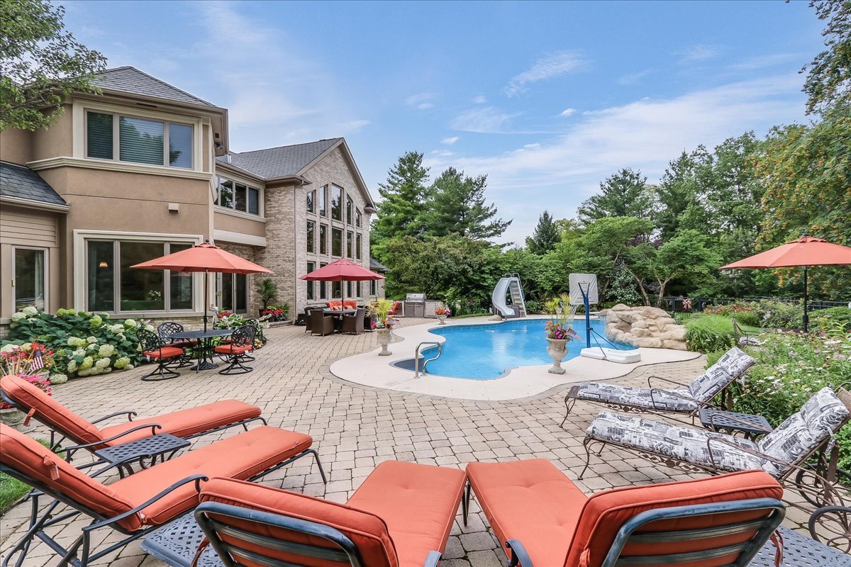 7N235 Windsor Drive, St. Charles, IL 60175