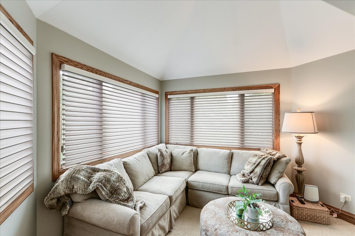 7N235 Windsor Drive, St. Charles, IL 60175