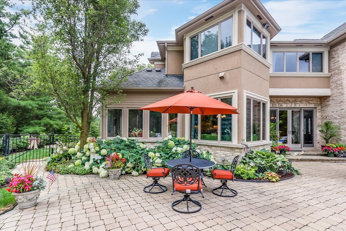 7N235 Windsor Drive, St. Charles, IL 60175