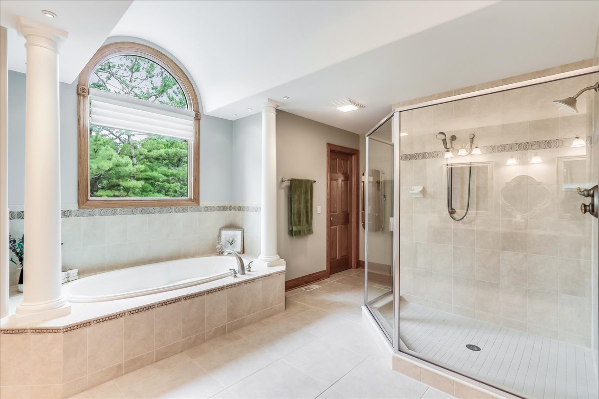 7N235 Windsor Drive, St. Charles, IL 60175