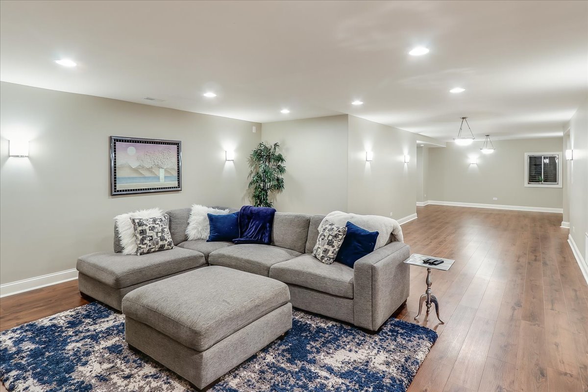 7N235 Windsor Drive, St. Charles, IL 60175