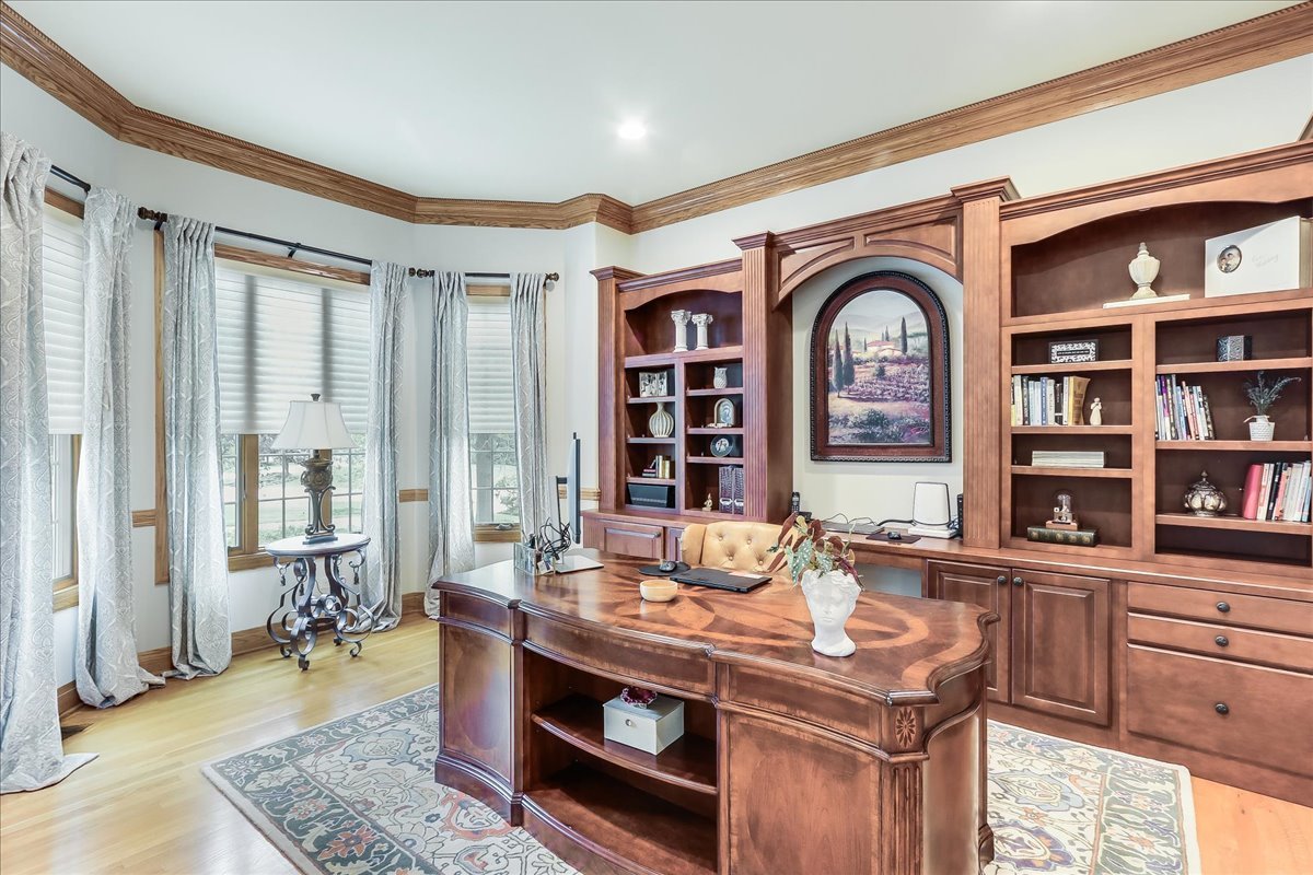 7N235 Windsor Drive, St. Charles, IL 60175