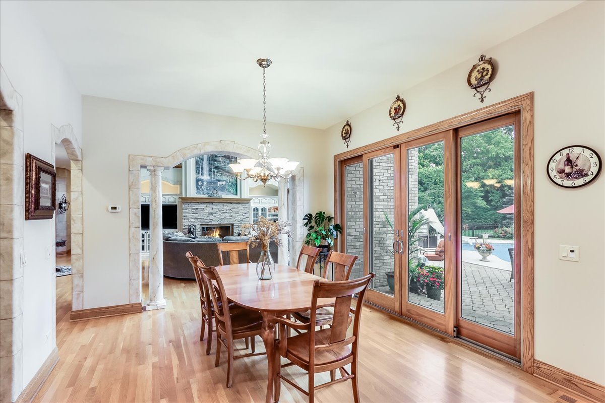 7N235 Windsor Drive, St. Charles, IL 60175