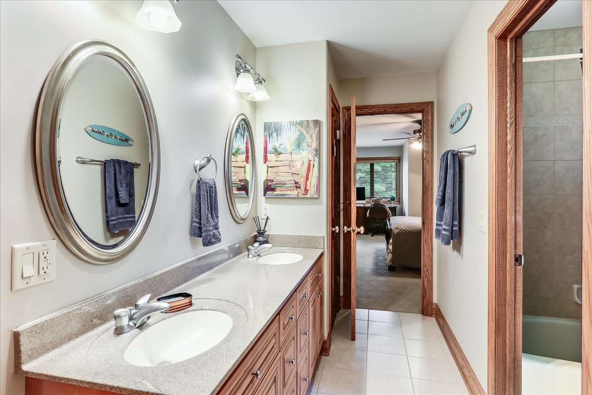 7N235 Windsor Drive, St. Charles, IL 60175