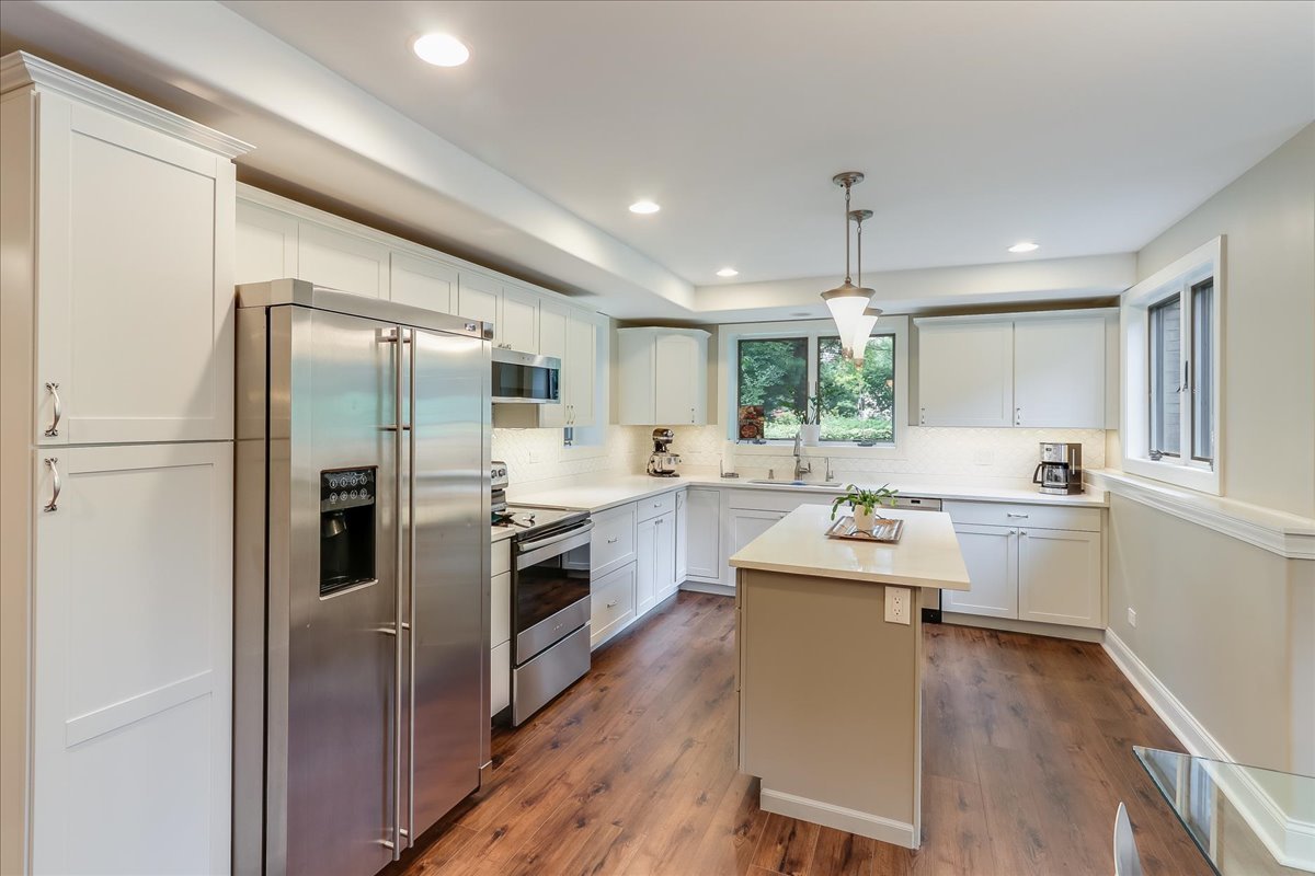 7N235 Windsor Drive, St. Charles, IL 60175