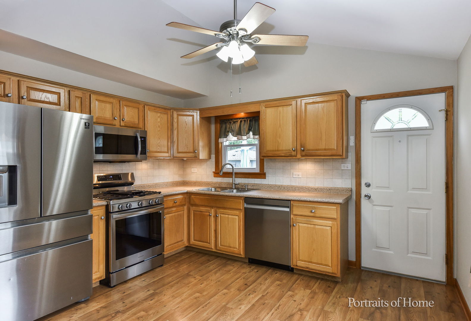 355 N Lincoln Avenue, Villa Park, IL 60181