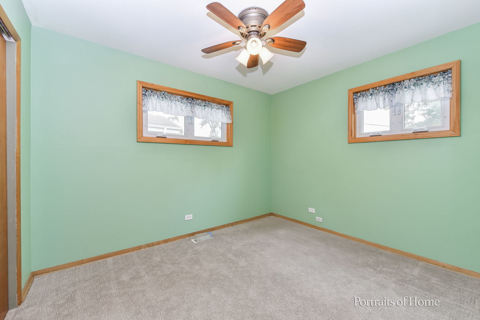 355 N Lincoln Avenue, Villa Park, IL 60181