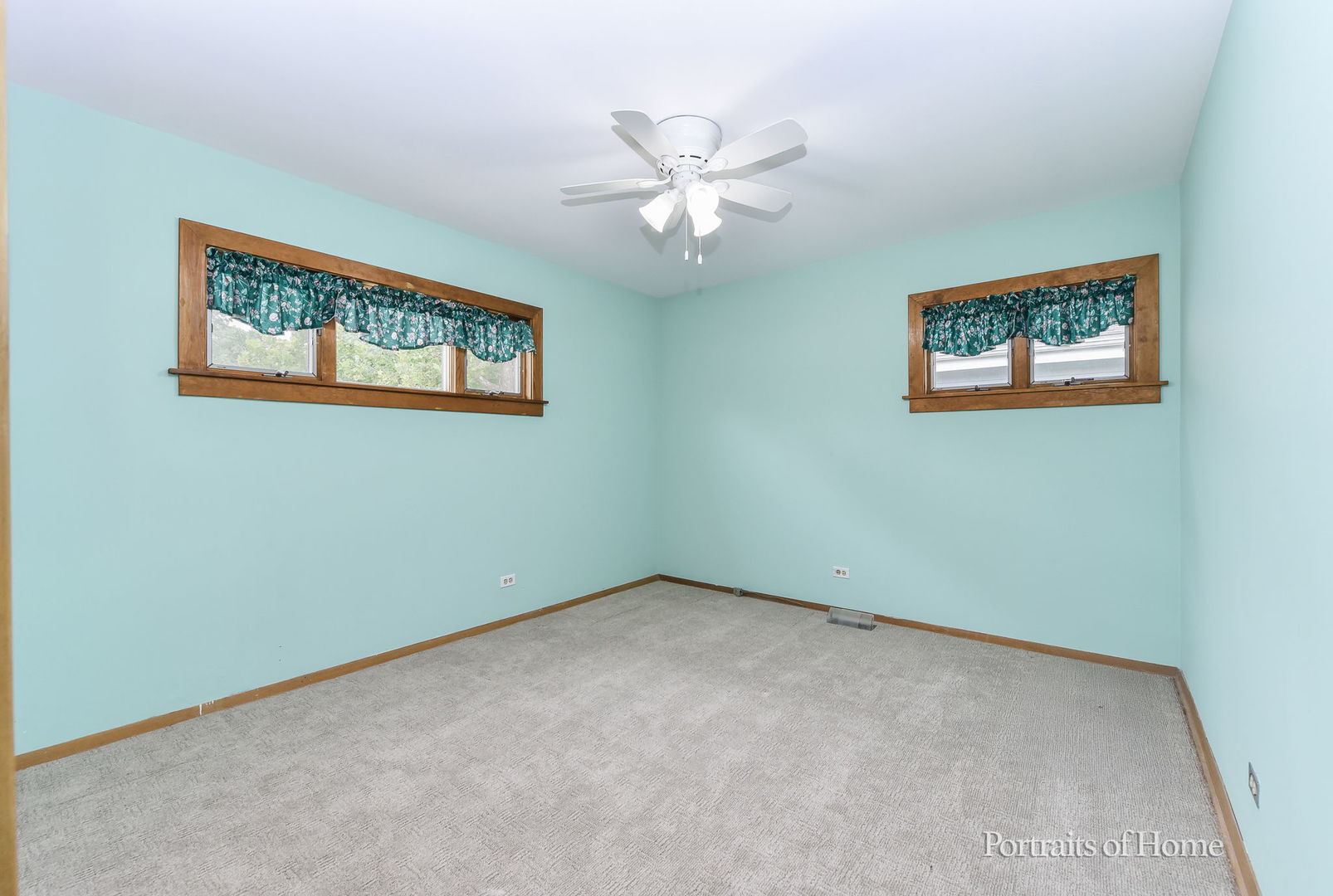 355 N Lincoln Avenue, Villa Park, IL 60181