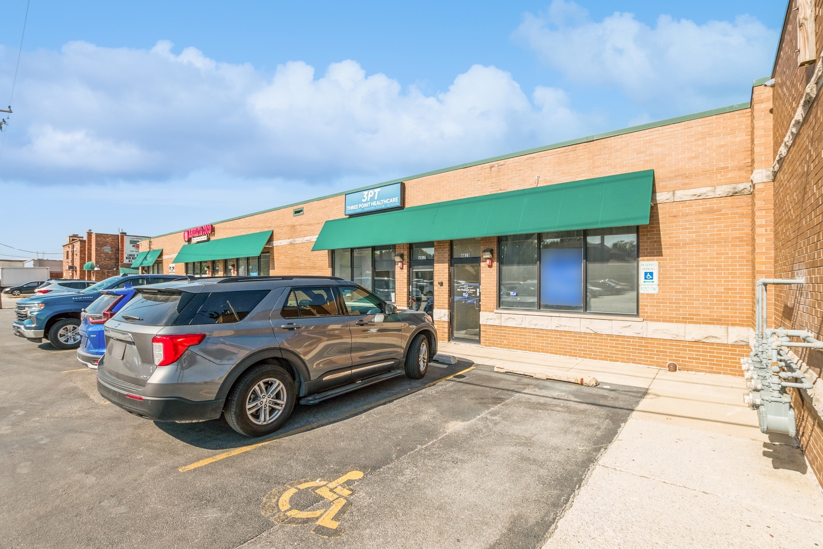 4815 W 95th Street, Oak Lawn, IL 60453