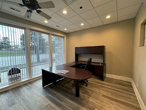 662 E Northwest Highway, Mount Prospect, IL 60056