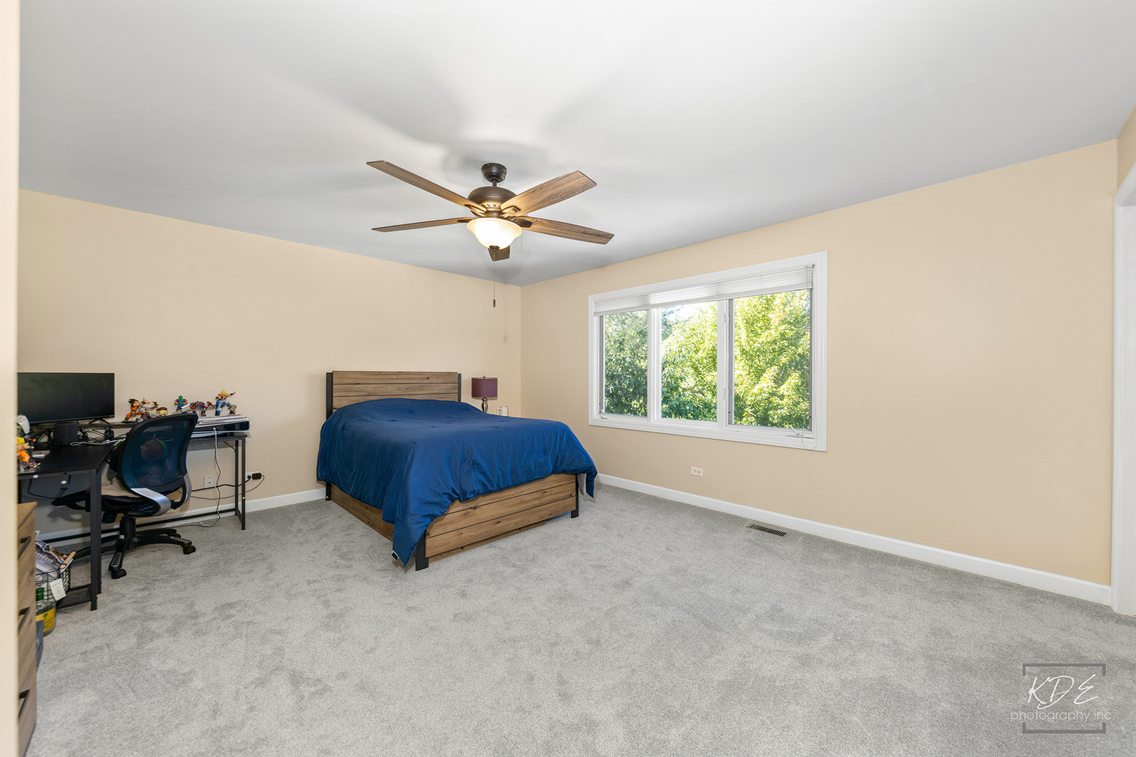 940 Burnham Court, Aurora, IL 60502
