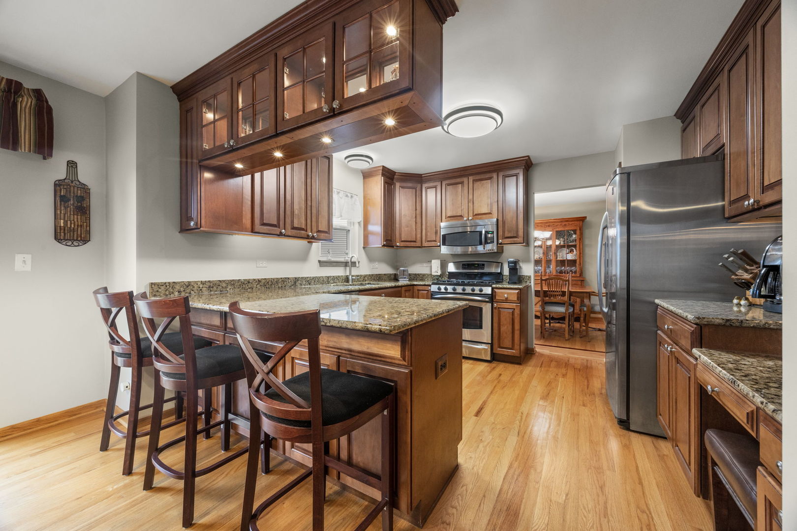 33 Forestview Lane, Aurora, IL 60502