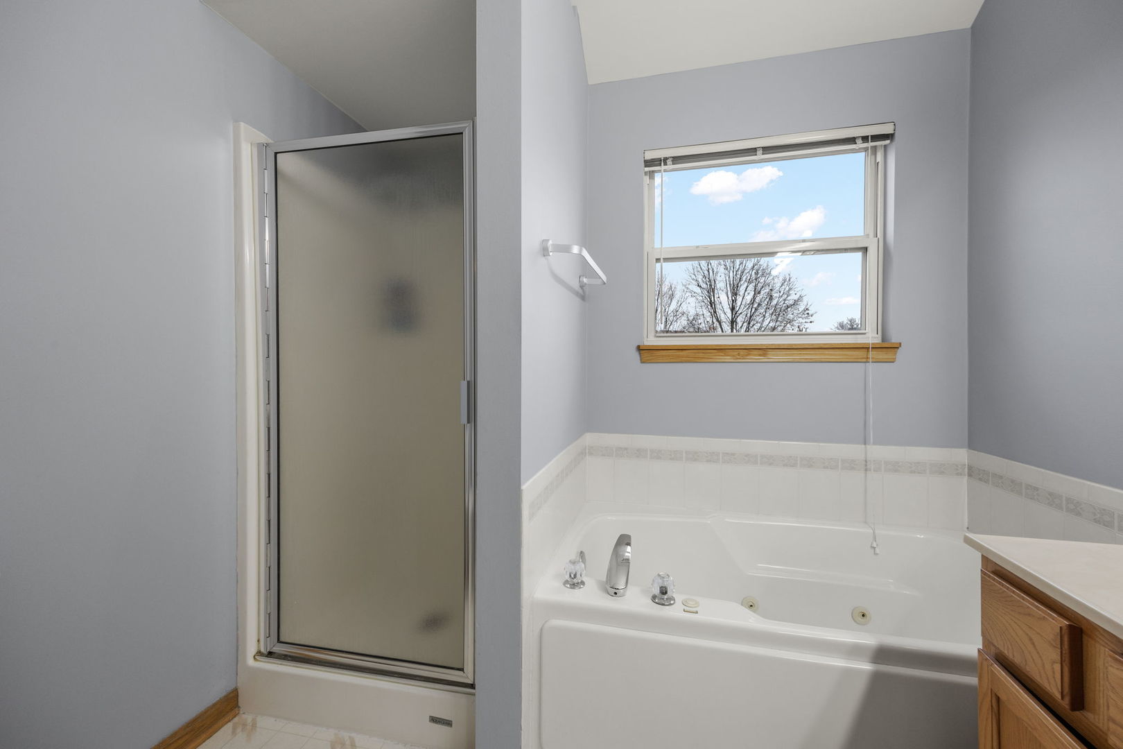 33 Forestview Lane, Aurora, IL 60502