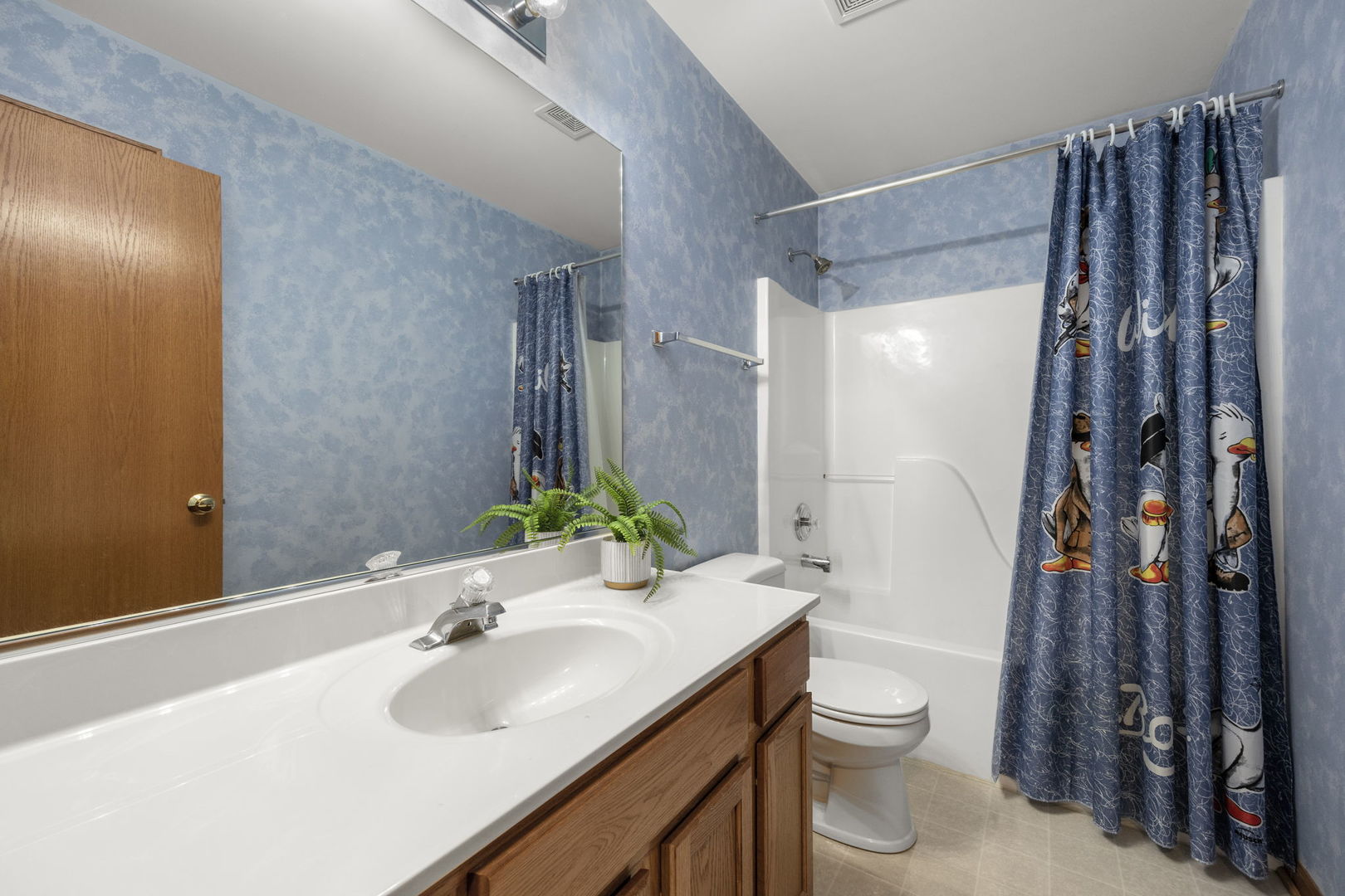 33 Forestview Lane, Aurora, IL 60502