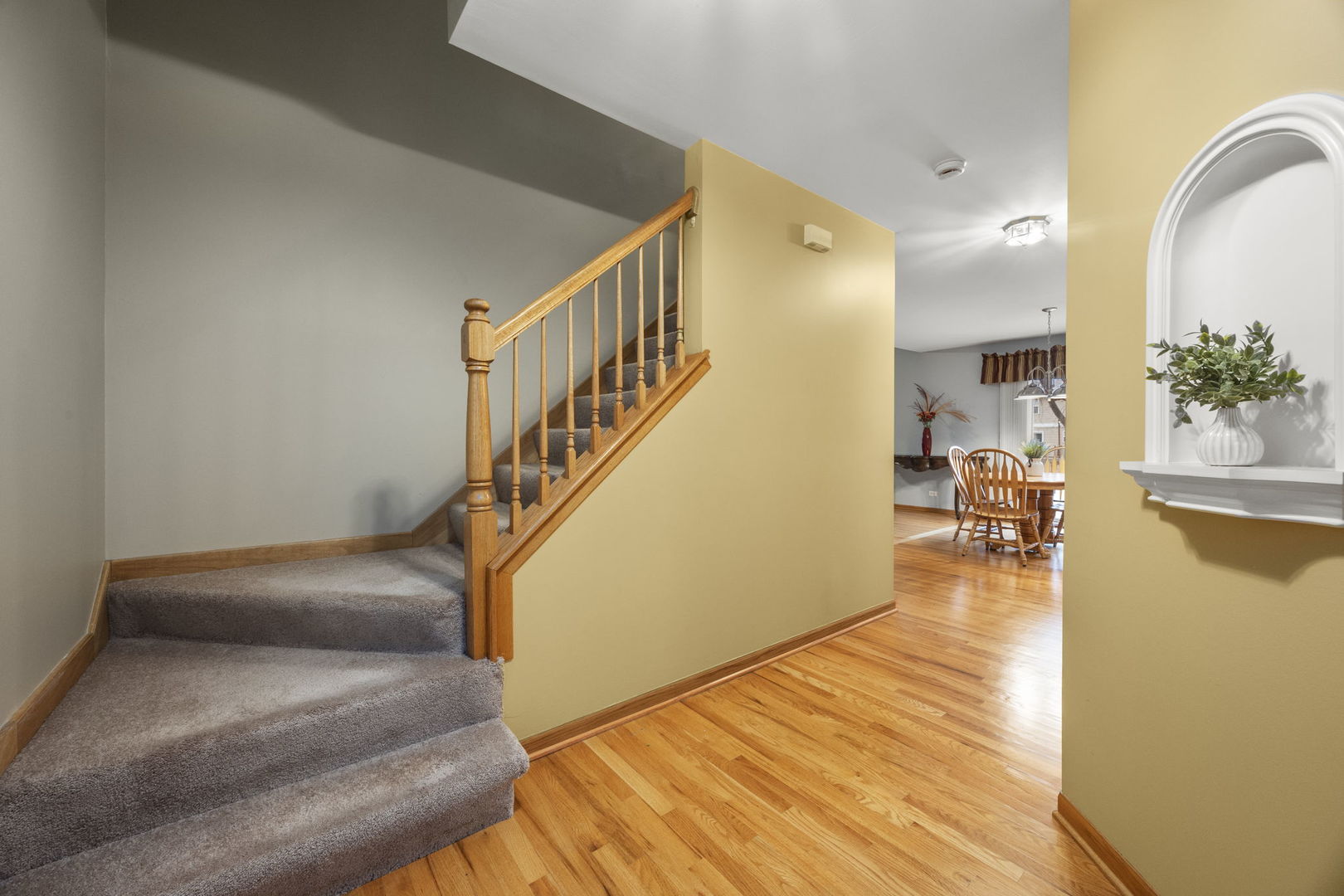 33 Forestview Lane, Aurora, IL 60502