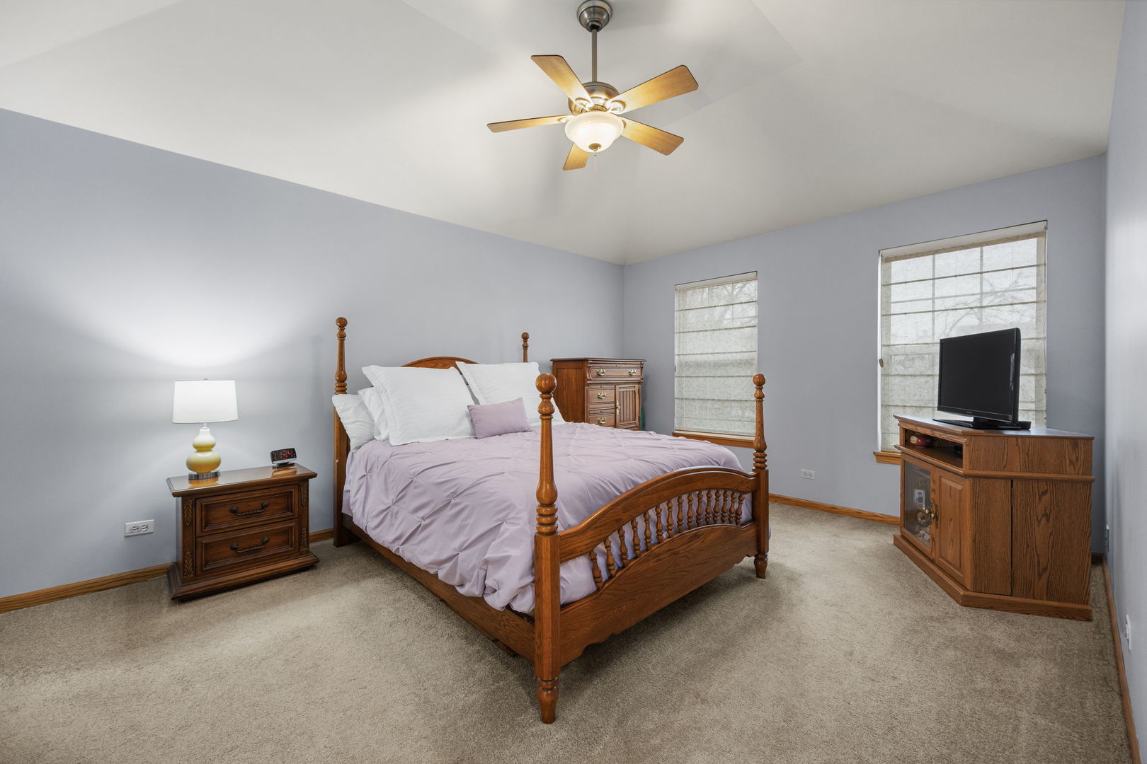 33 Forestview Lane, Aurora, IL 60502