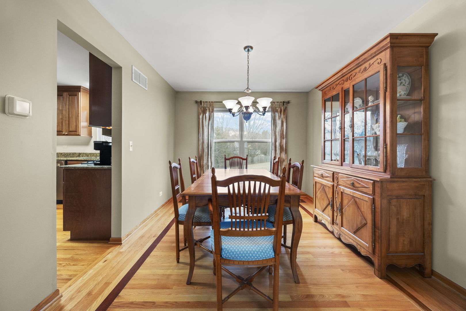 33 Forestview Lane, Aurora, IL 60502