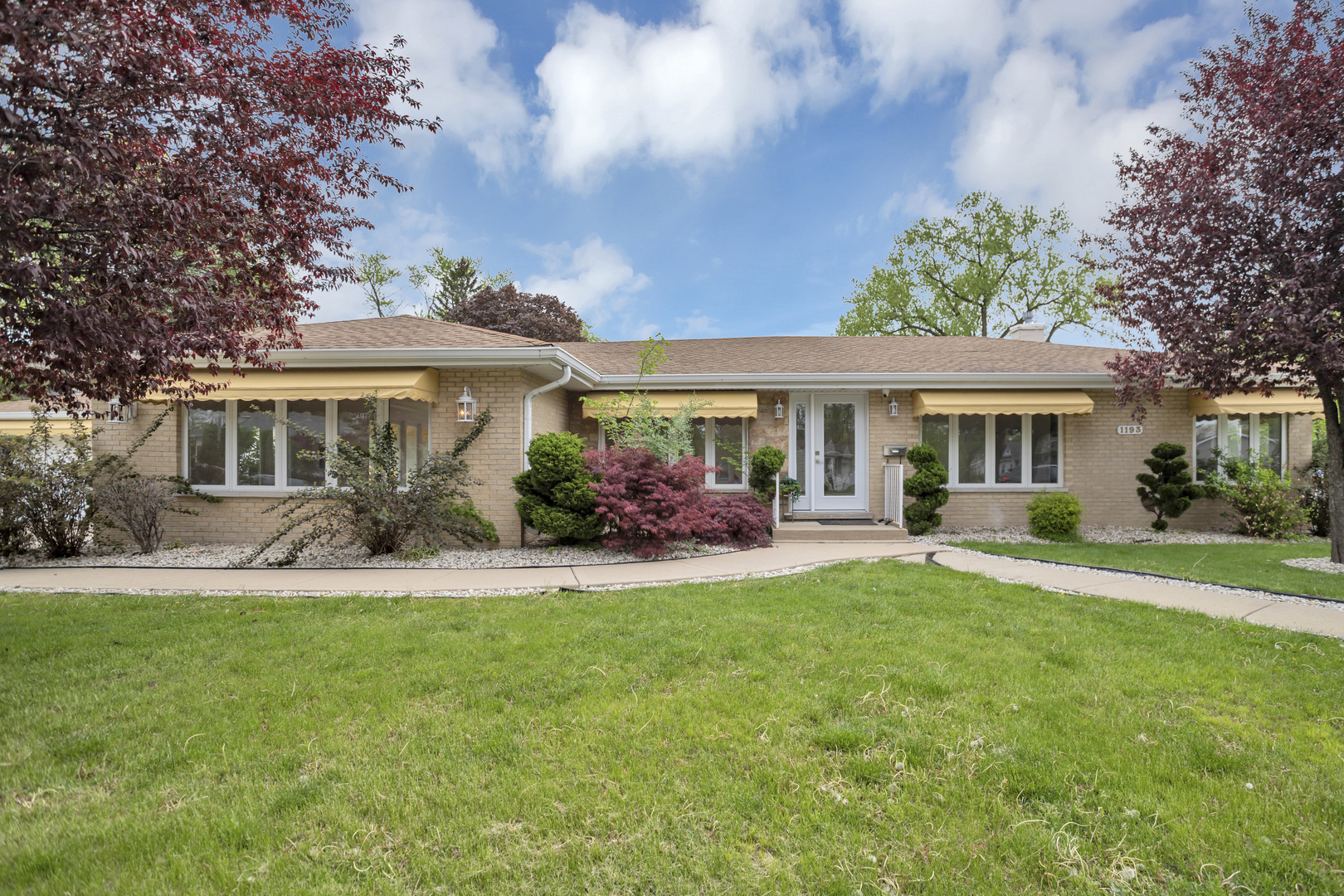 1193 S River Road, Des Plaines, IL 60016
