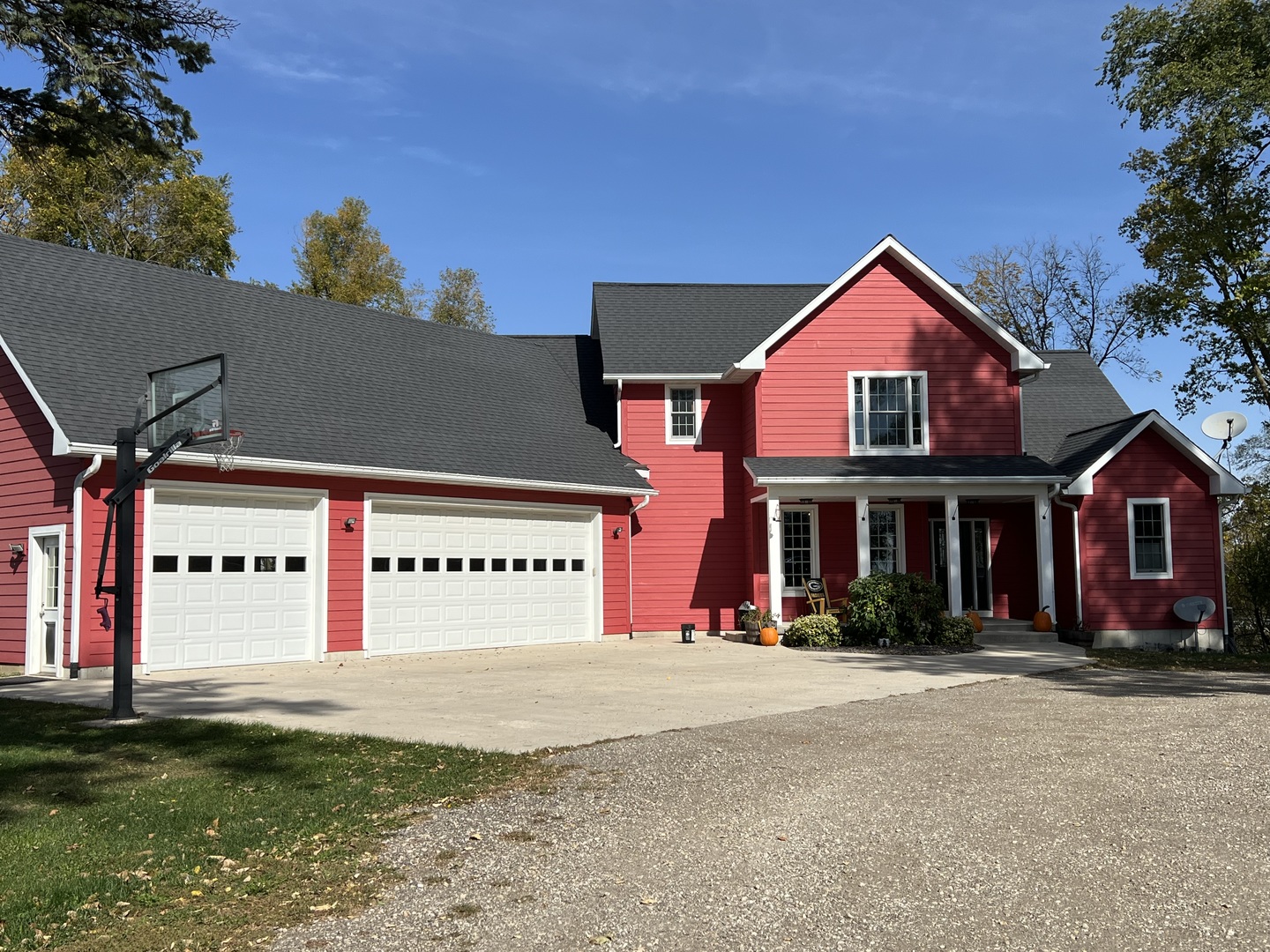 3281 E 19th Road, Ottawa, IL 61350